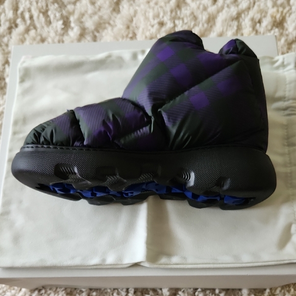 Burberry Black and Purple Puffer Boot - Picture 5 of 5